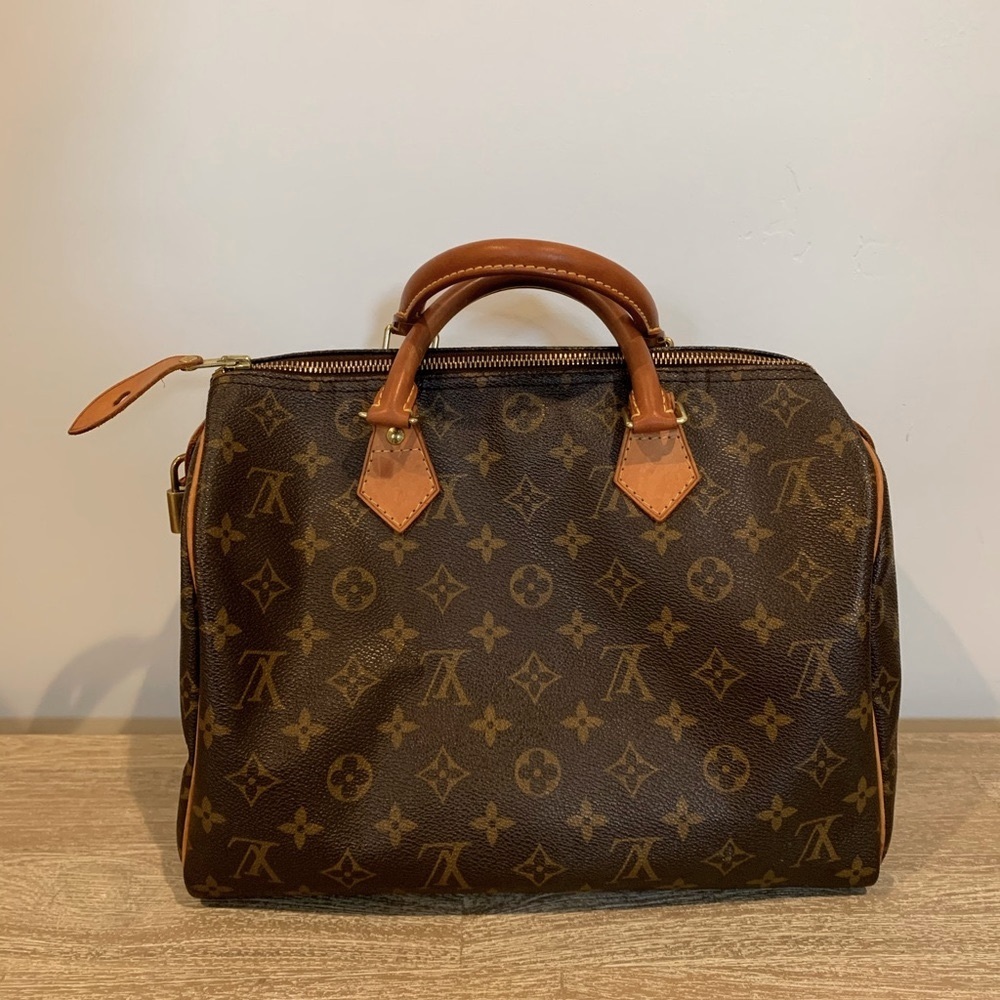 Louis Vuitton Authentic Speedy 30 - great condition